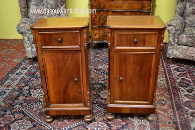 Coppia di antichi comodini cappuccino primi  900