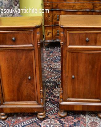 Coppia di antichi comodini cappuccino primi  900