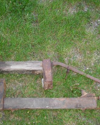 Antiche tappatrici in legno