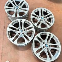Cerchi in lega da 18 pollici x BMW