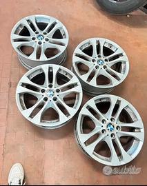 Cerchi in lega da 18 pollici x BMW