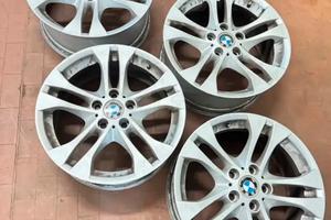 Cerchi in lega da 18 pollici x BMW