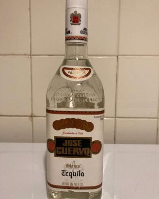 Bottiglia anni 90 TEQUILA blanco Jose Cuervo