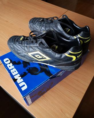 Scarpini calcetto Umbro taglia 47