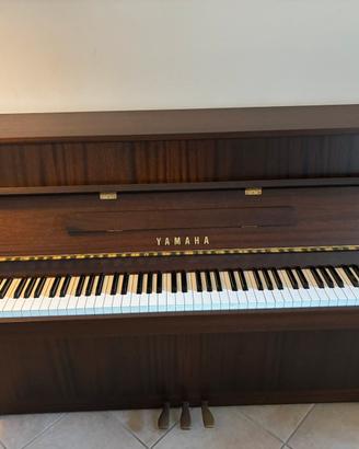 Pianoforte verticale yamaha