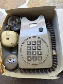 Telefono a cornetta vintage a pulsanti