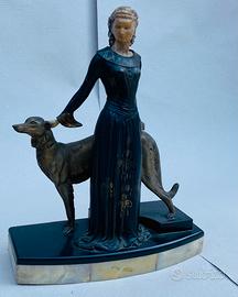 Scultura Donna con Levriero