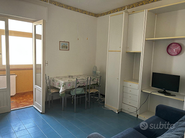 Monovano arredato a Mondello (PA) Ashur