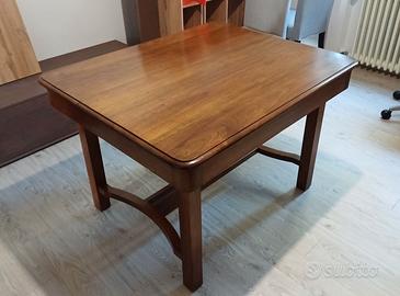 Tavolo antico della storia reggiana