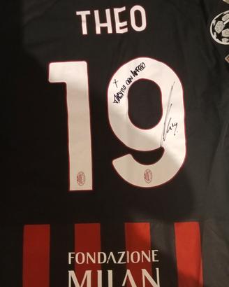 MAGLIA DEL MILAN ORIGINALE AUTOGRAFATA 