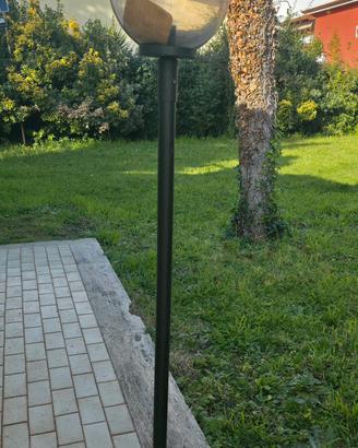paletto luce giardino