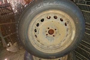 Pneumatici invernali con cerchione 