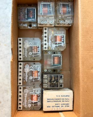 Lotto Relè Finder e MVM Misti e Commutatori