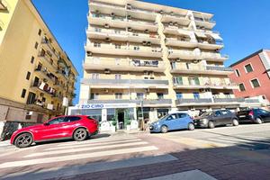 3 LOCALI A NAPOLI
