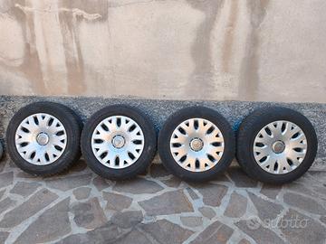 Treno gomme invernali con cerchi Citroen C3