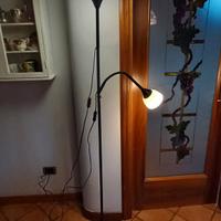 luce a piantana con 2 interruttori separati 