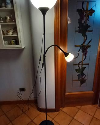 luce a piantana con 2 interruttori separati 