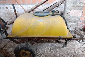 Botte per diserbo e mulino a cardano