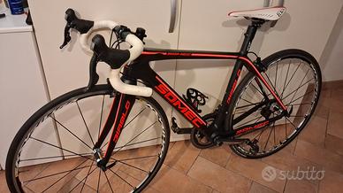 bici Diablo in carbonio.