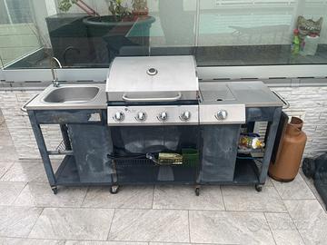 Barbecue a gas con lavandino e fornello