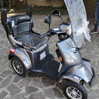 Scooter elettrico per anziani e disabili