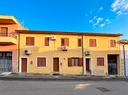 villa-a-schiera-centrale-con-giardino