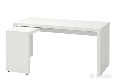 Scrivania IKEA con piano estraibile, legno chiaro