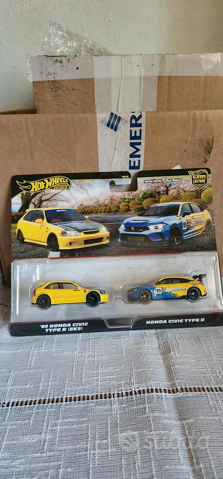 Hobby Japan 1/64 for H~da Civic TYPE R (EK9) With Engine Display Model White HJ642016W Diecast Toys Car Collection Gifts