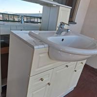 lavandino bagno  poco usato.