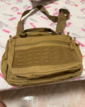 Borsa trasporto con vari scomparti