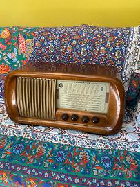 Radio Magnadyne S169