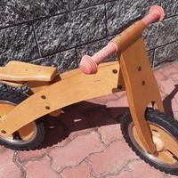 Bici in legno senza pedali della Selegiochi