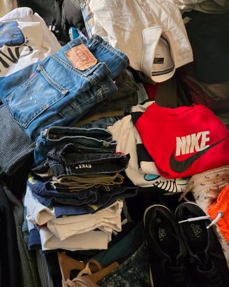 300 capi di abbigliamento – € 1 cad LEGGI BENE