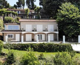 Splendida villa con vista sul lago a Castel Gandol
