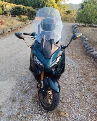 Yamaha T-max tech max