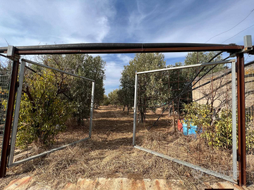 Terreno 1420mq a Macellari delimitato acqua luce