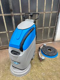Lavasciuga pavimenti a batteria New 18