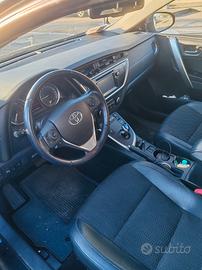 Toyota Auris Lounge 