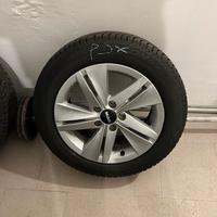 CERCHI IN LEGA + GOMME QUATTRO STAGIONI