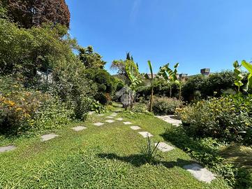 VILLA SINGOLA A GENOVA