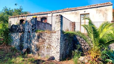 Piano Terra Indipendente con Giardino da Restauro