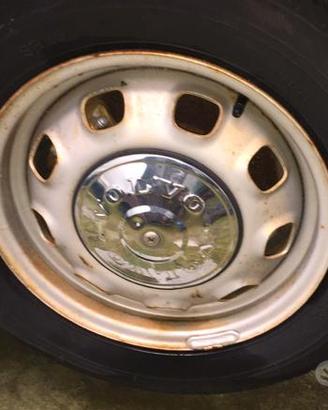 Cerchi in ferro raggio 14 per Volvo 244