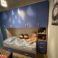 Armadio per maschietto incluso di rete e materasso