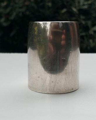 Piccolo contenitore in argento