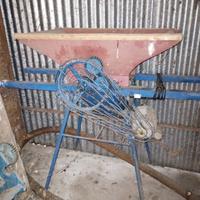 Pigiatrice, desrapatrice, pigiadiraspatrice uva