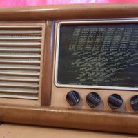 Radio d'epoca Magnadyne anno 1948