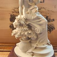 Statuina in porcellana di Giuseppe Armani 