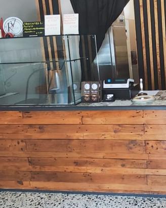 Bancone in legno con piastra riscaldabile