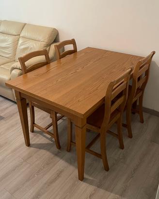 Set tavolo pranzo allungabile in legno con 4 sedie