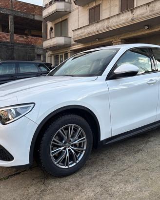 Alfa Romeo Stelvio 2.2 160 CV AT8 RWD